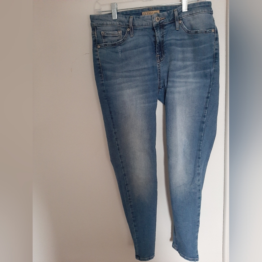 Guess jeans size 28